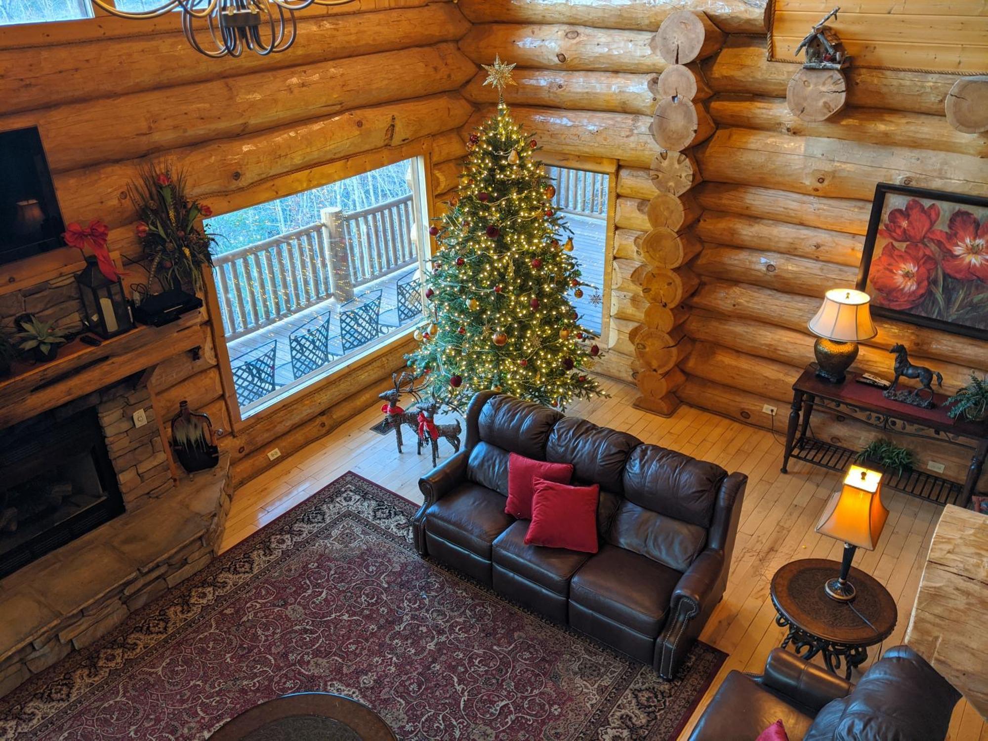 Big Bear Ridge Lodge - Breathtaking Mountain Views And Private Forest Scenes In Amazing Large Log Cabin Gatlinburg Ngoại thất bức ảnh