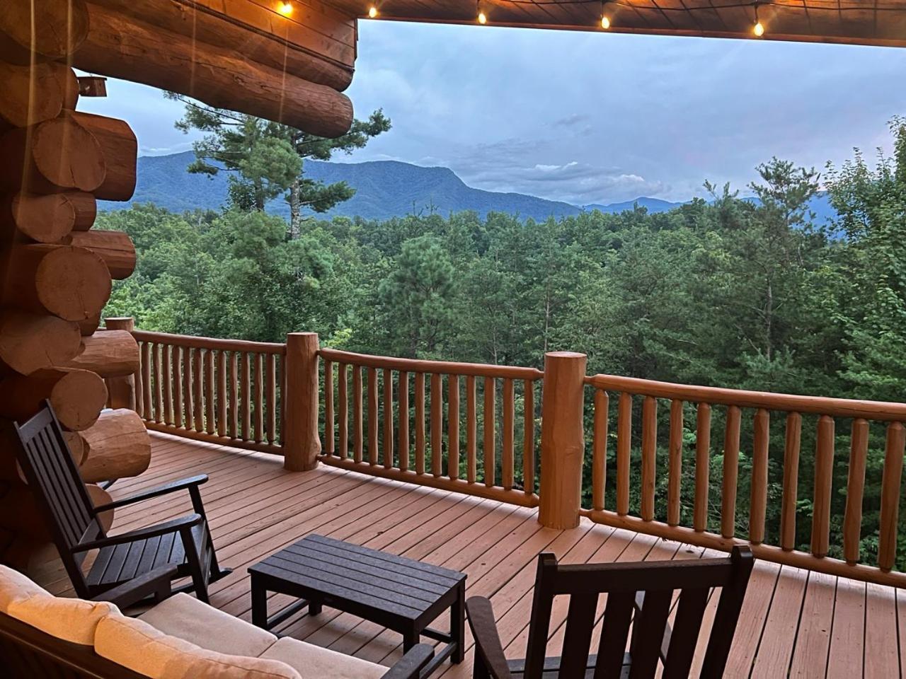 Big Bear Ridge Lodge - Breathtaking Mountain Views And Private Forest Scenes In Amazing Large Log Cabin Gatlinburg Ngoại thất bức ảnh